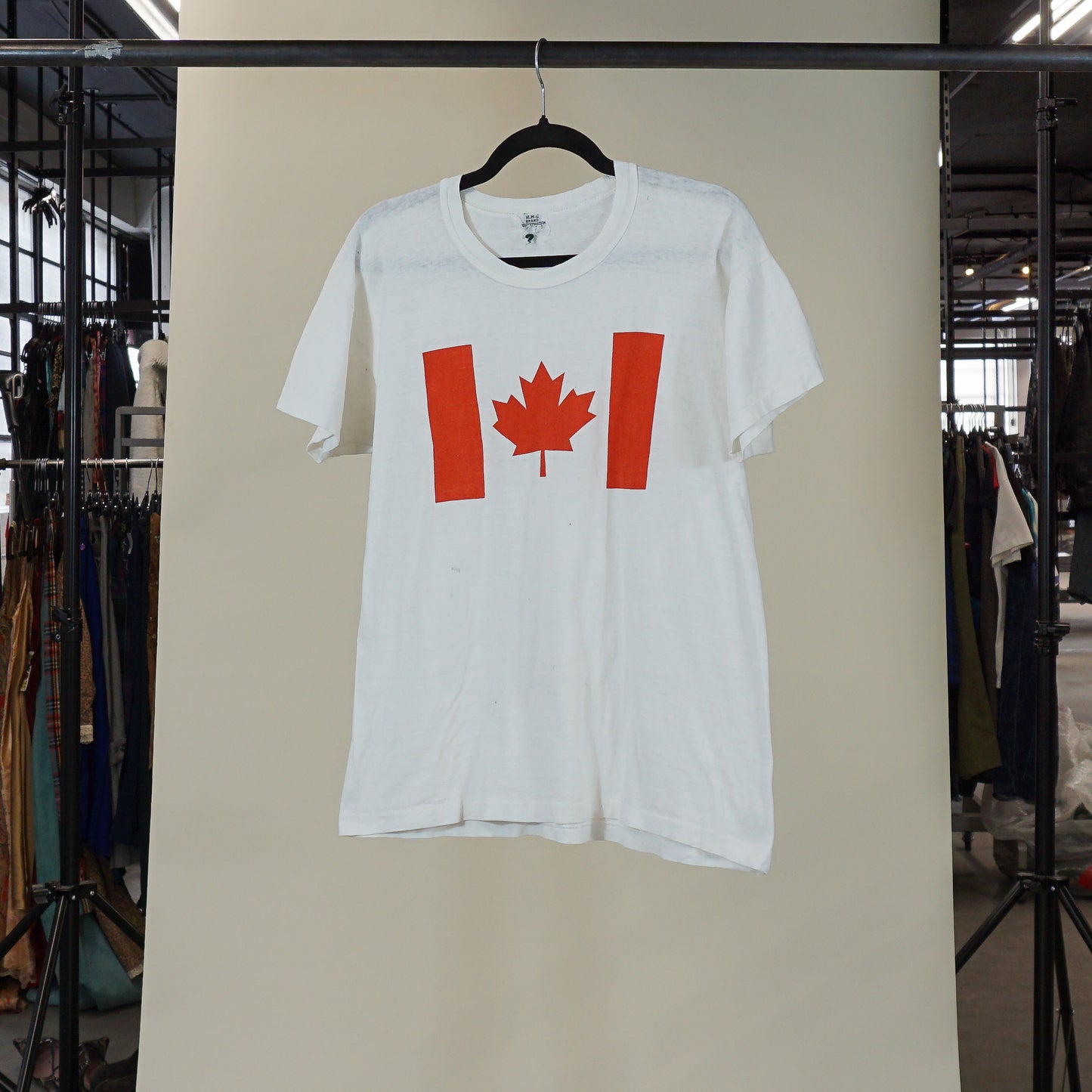 T-shirt drapeau du Canada à point unique des années 1970 (S)