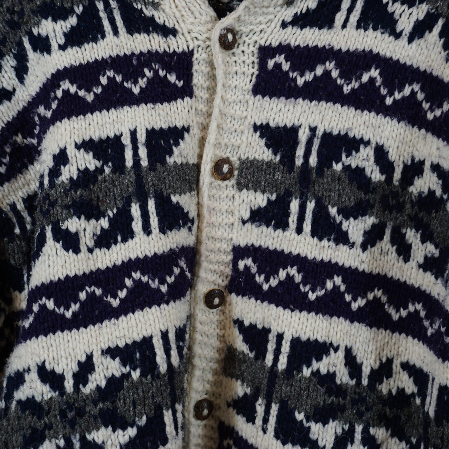Cardigan en laine tricotée à motifs violet/bleu/crème des années 1990 (XL)