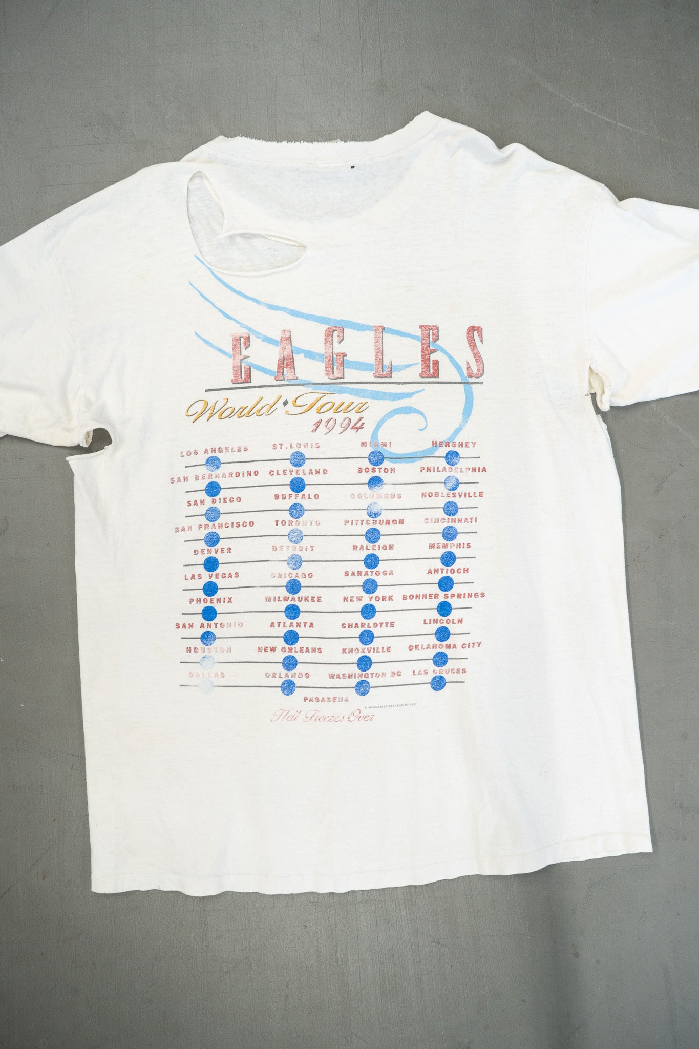 T-SHIRT DE LA TOURNÉE MONDIALE DES EAGLES EN DÉGRADÉ 1994