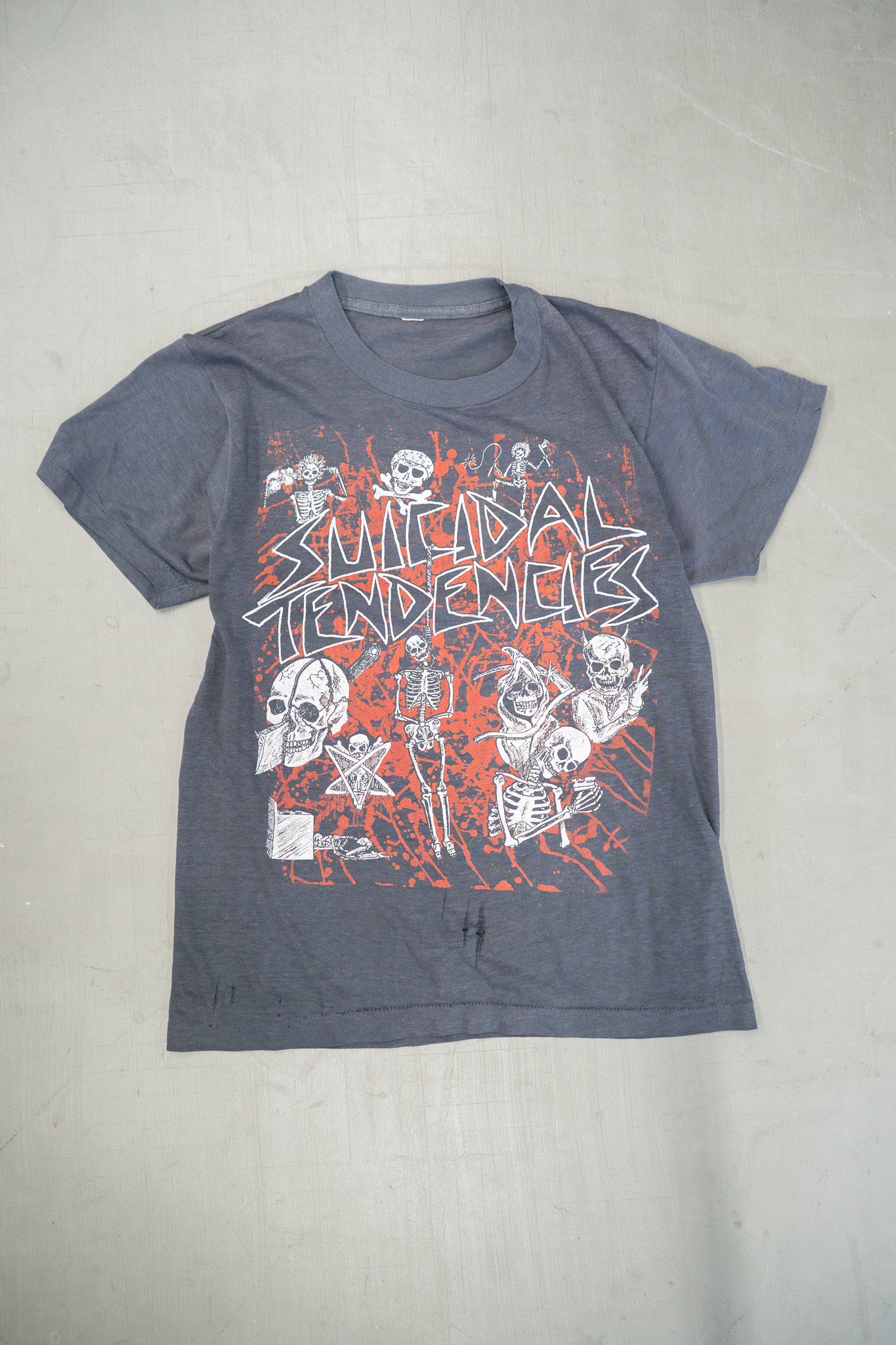 T-SHIRT DU GROUPE SUICIDAL TENDANCES DES ANNÉES 1980