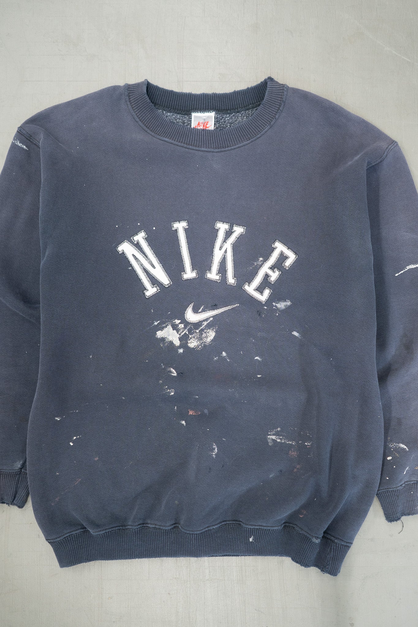 1990S DISTRESSED NIKE SWEATSHIRT