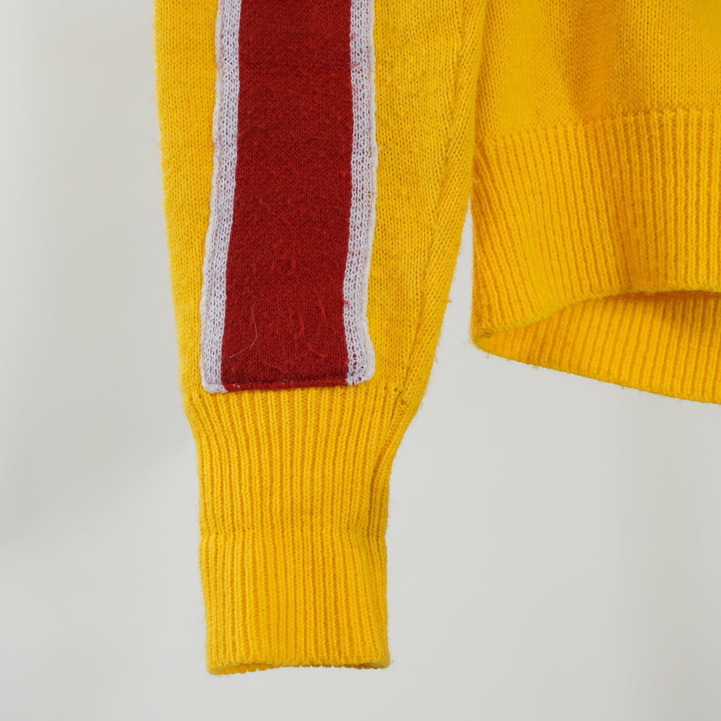 1980s Wool V-Neck Sweater (M)