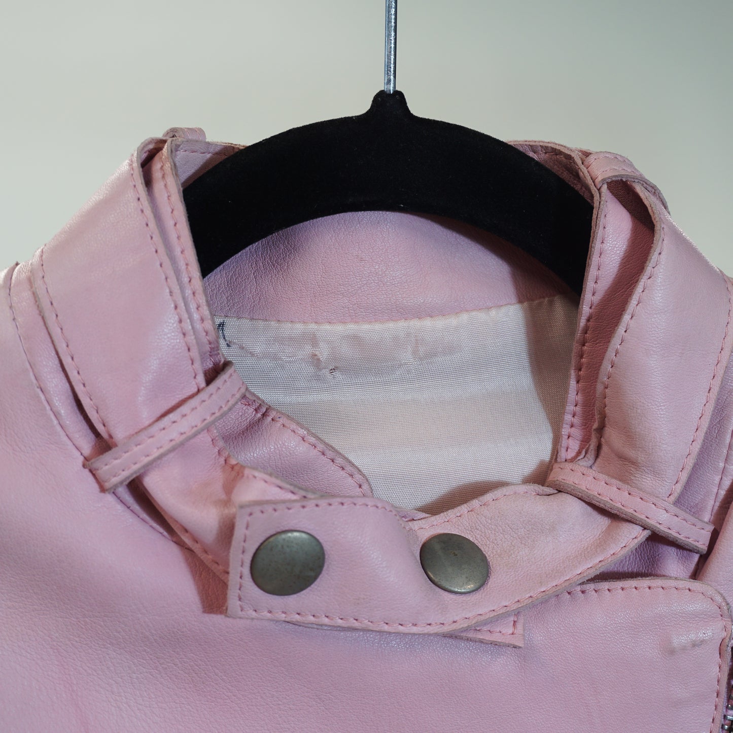 Y2K Cropped Pink Faux Leather Moto Jacket (Women's S)